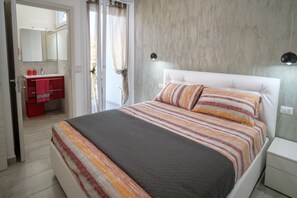 2 slaapkamers, een strijkplank/strijkijzer, reisbedje, gratis wifi