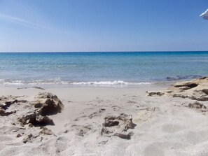 In Strandnähe, Liegestühle, Strandtücher