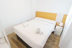 1 bedroom, WiFi, bed sheets - RentalSevilla Enladrillada Center City (Sevilla)