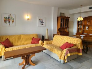 TV - Apartment CALA D'OR on the beachfront in Denia (Dénia)
