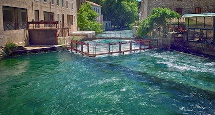 Maison privative avec piscine et jardin clÎturé dans le parc du Luberon
