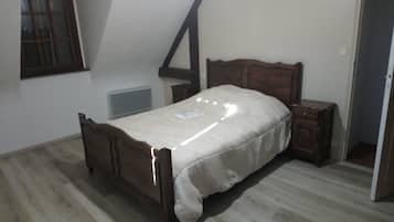 3 bedrooms, iron/ironing board, free WiFi
