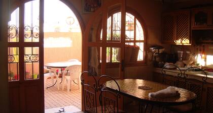 SUNNY TERRACE APARTMENT