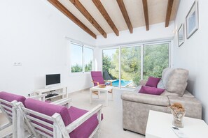 TV, fireplace - SON PALANCA:)Traditional country house for 10 people in Sineu (Sineu)