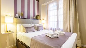 4 bedrooms, iron/ironing board, internet, bed sheets