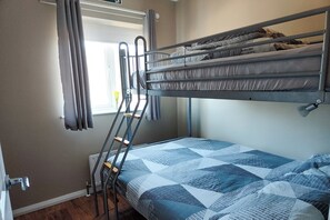2 bedrooms, desk, iron/ironing board, free WiFi