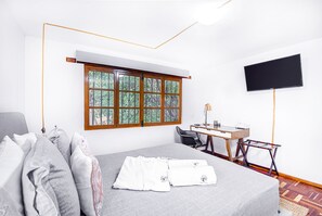 Design Double Room, 1 Queen Bed | Egyptian cotton sheets, premium bedding, down comforters