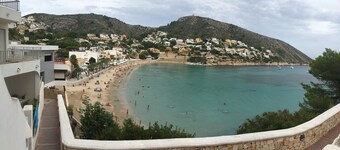 Charming house, newly renovated Portet beach