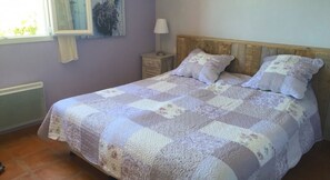 4 bedrooms, iron/ironing board, WiFi