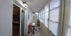 Interni