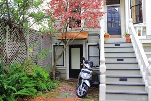 House, Multiple Beds (Cow Hollow Studio) | Front of property