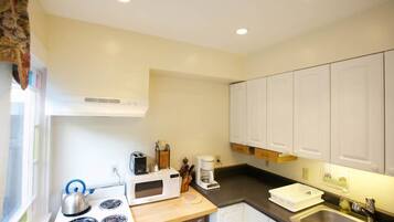 House, 1 Queen Bed (Del Mar Cottage) | Free WiFi