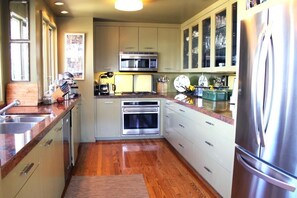 Apartment, Multiple Beds, Ocean View (Ocean View Terrace) | 2 bedrooms, WiFi (free) - Ocean View Terrace Apartment (San Francisco)
