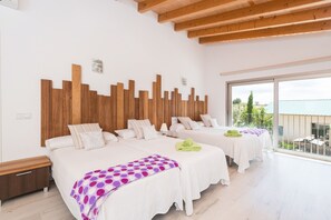 4 bedrooms, desk, iron/ironing board, travel cot - SON PEROT Finca for 8 with pool and free WiFi (Santa Margarida)