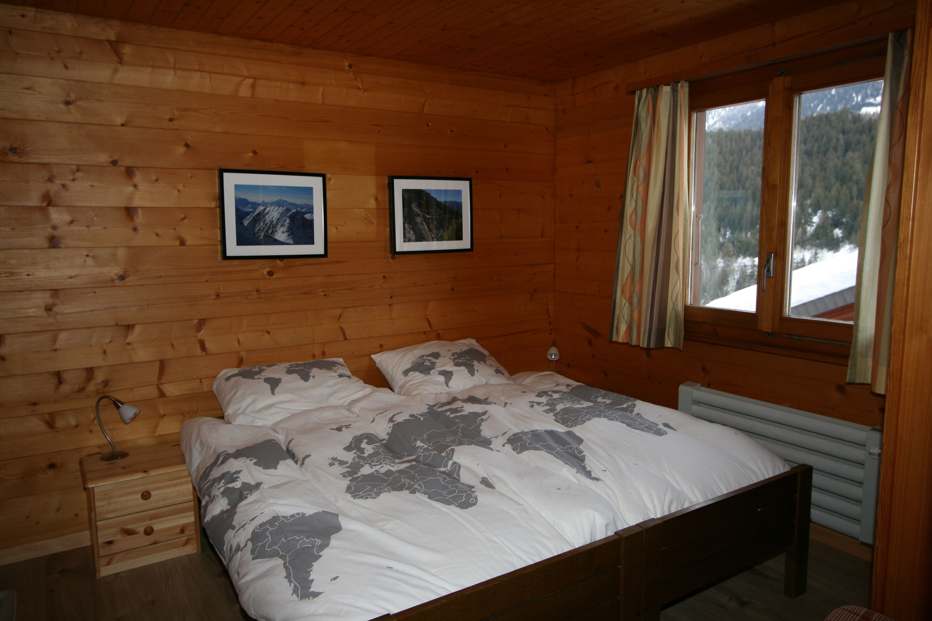 2 bedrooms, iron/ironing board, free WiFi