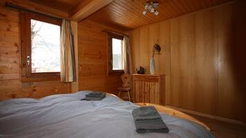 2 slaapkamers, een strijkplank/strijkijzer, gratis wifi