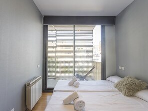 2 chambres, coffres-forts dans les chambres, fer et planche Ă repasser