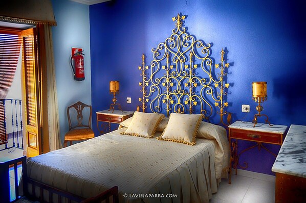 4 chambres, bureau, fer et planche à repasser, accès au Wi-Fi (inclus)