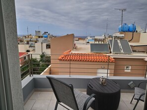 Property grounds - Limena's penthouse apartment (Limenaw Hersonisou Crete)