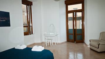 3 camere, culla da viaggio, Wi-Fi gratuito, lenzuola
