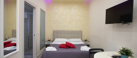 1 slaapkamer, een strijkplank/strijkijzer, wifi, beddengoed