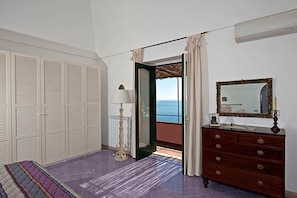 3 bedrooms, iron/ironing board, free WiFi