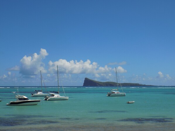 Una spiaggia nelle vicinanze, teli da spiaggia