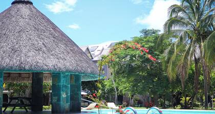 Beach Retreat, 1mn de la plage, piscine à débordement,jardin 8000m2,100MB wifi