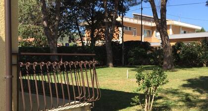 villa indépendante avec jardin et places de parking privées