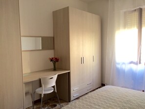 3 Schlafzimmer, Schreibtisch, Bügeleisen/Bügelbrett, kostenloses WLAN