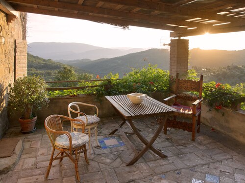 Holiday apartment in open countryside between Perugia and Gubbio