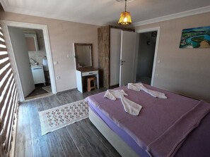 4 bedrooms, iron/ironing board, free WiFi, bed sheets - MAGNIFICENT,SUPERB PRIVATE POOL&GARDEN VILLA RIGHT IN CENTRE OF DALYAN GULPINAR! (Dalyan)