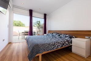 4 slaapkamers, een strijkplank/strijkijzer, gratis wifi, beddengoed