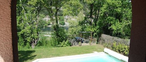 Bain à remous extérieur
