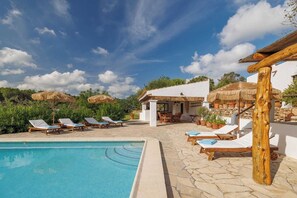 Pool - CAN PUJOL An authentic Ibizan house with a pool, 9 km from Cala Bassa beach (Sant Josep de sa Talaia)