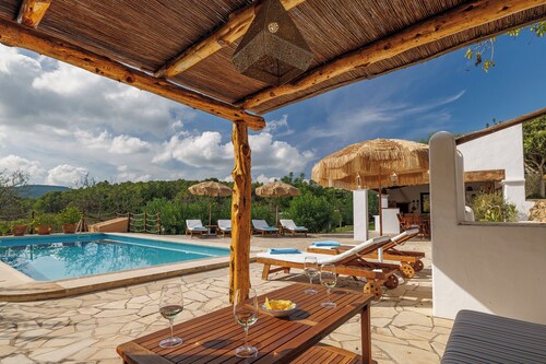 CAN PUJOL An authentic Ibizan house with a pool, 9 km from Cala Bassa beach