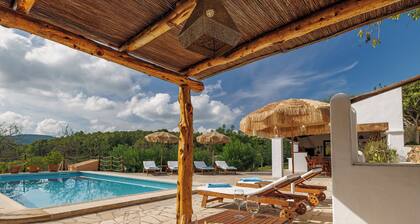 CAN PUJOL An authentic Ibizan house with a pool, 9 km from Cala Bassa beach
