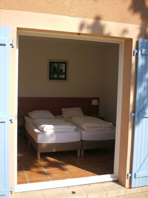 4 chambres, fer et planche à repasser, Wi-Fi