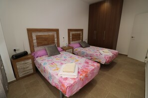 2 Schlafzimmer, Bügeleisen/Bügelbrett, WLAN, Bettwäsche