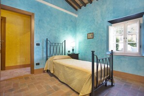 6 bedrooms, iron/ironing board, travel crib, free WiFi