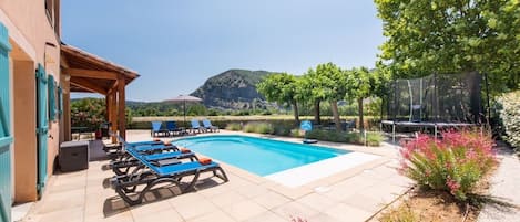 Piscine extérieure, piscine chauffée