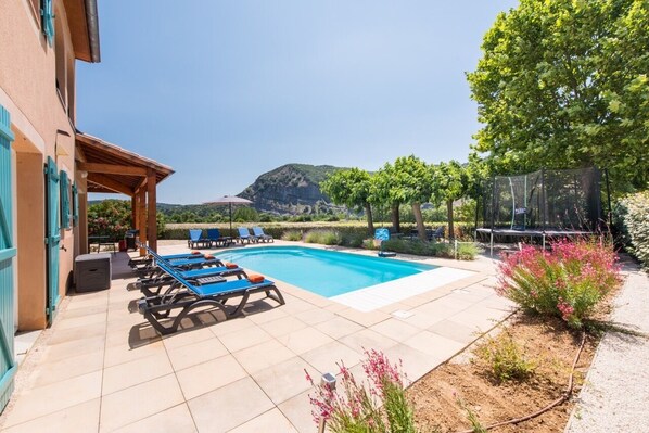 Piscine extérieure, piscine chauffée