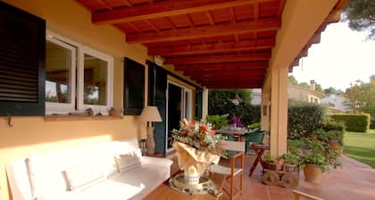 Kaunis puutarha HOUSE MAR-Menuda