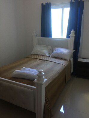 3 bedrooms, iron/ironing board, Internet, bed sheets - Catalan towers furnished apartment  (Santo Domingo Este)