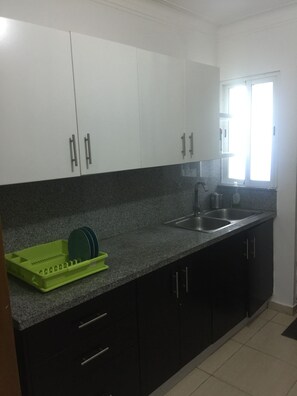 Microwave, dishwasher, coffee/tea maker