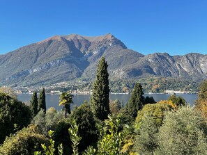 Exterior - Villa with lake view, private garden and safe parking! (bellagio)