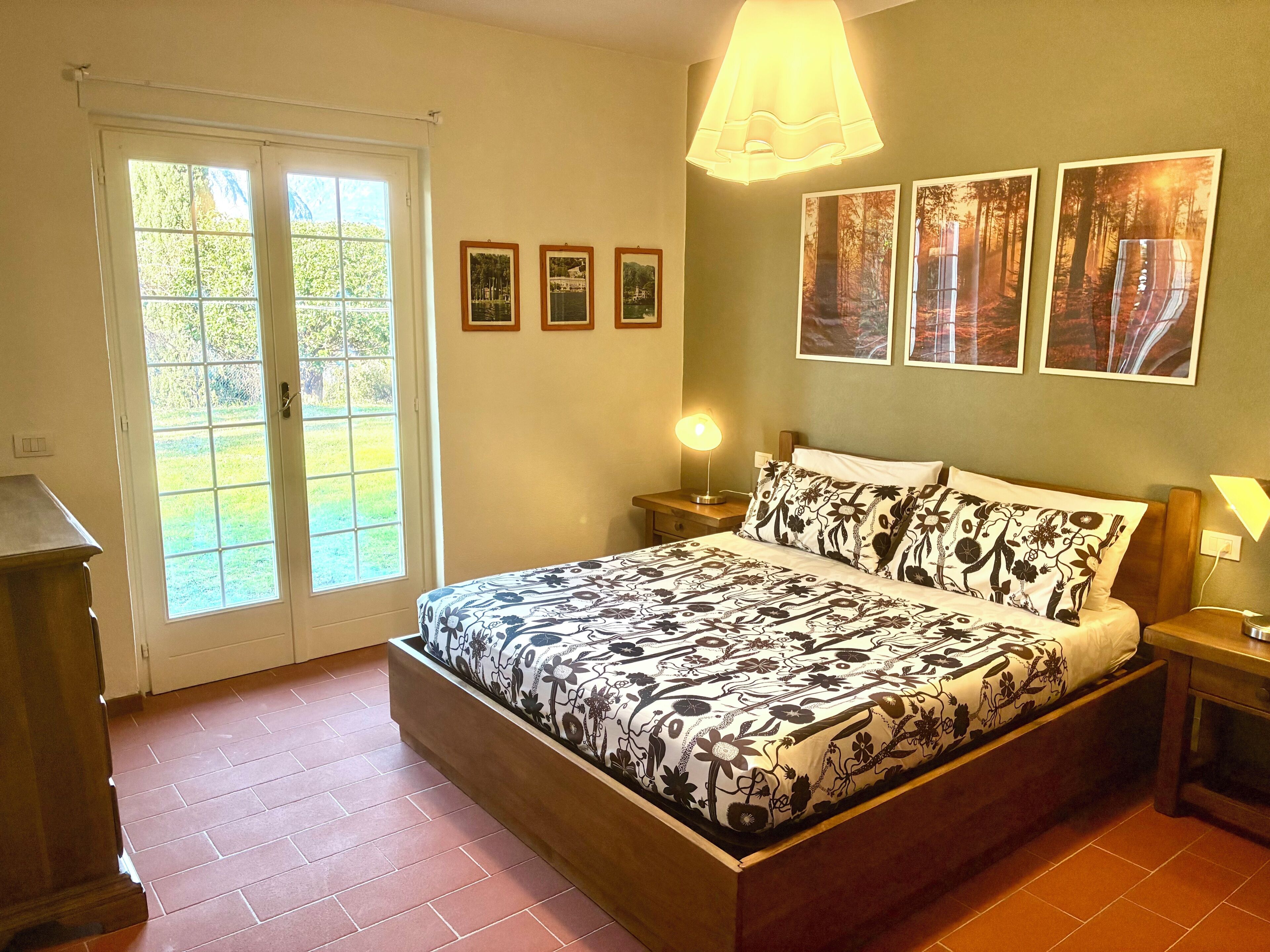 4 bedrooms, in-room safe, desk, iron/ironing board