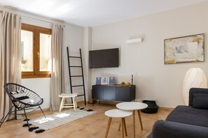 TV - NEW APARTMENT CLOSE TO THE BEACH (Tossa de Mar)