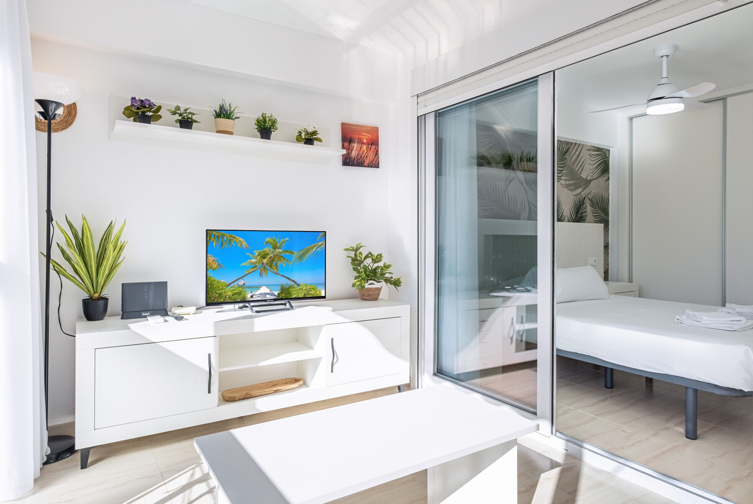 1 slaapkamer, een strijkplank/strijkijzer, gratis wifi, beddengoed