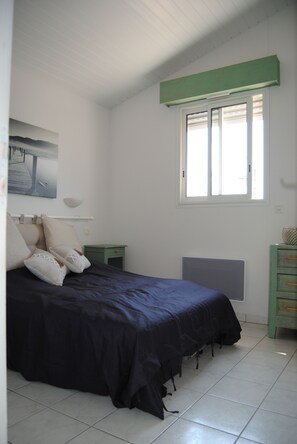 3 chambres, fer et planche à repasser, Wi-Fi gratuit, draps fournis